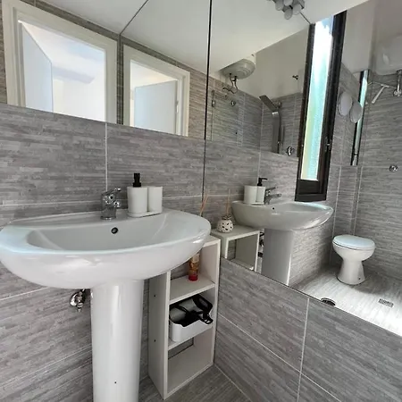 Surf House Apartment Lido di Ostia