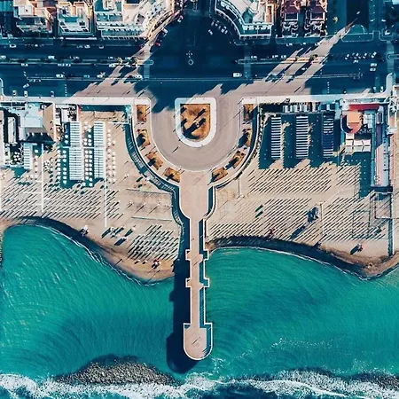 Surf House *